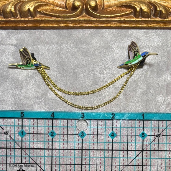 Hummingbird Lapel Chain - Picture 5 of 6